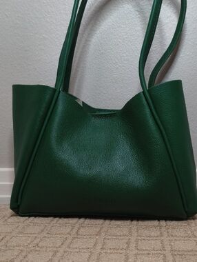 Portland Leather Medium Verona Tote with HIDE STAMP